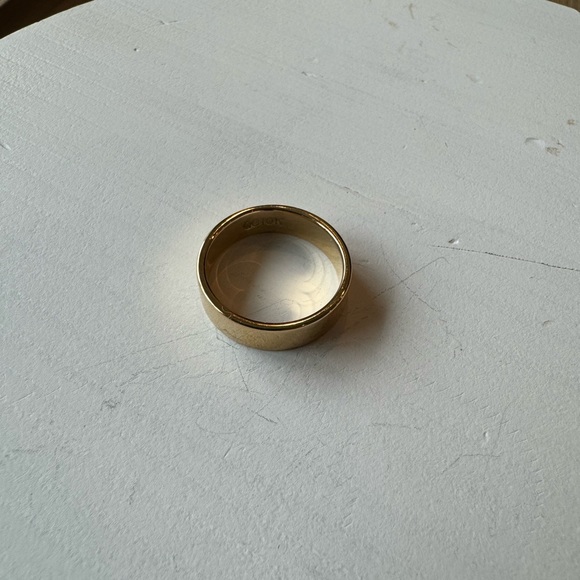 Sonia Jewels • 10kt Yellow Gold 5mm Flat Plain Classic Wedding Band • Size 6 - Picture 2 of 5